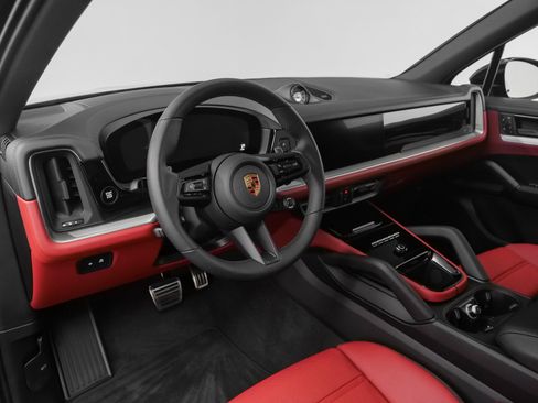 Used 2025 Porsche Cayenne S image 47