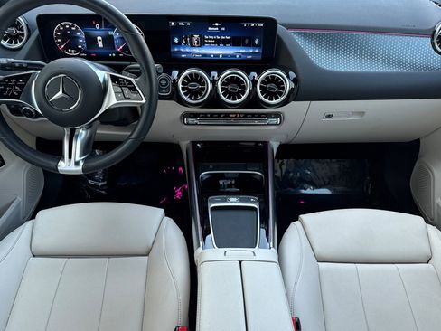 Certified 2025 Mercedes-Benz GLA 250 image 17