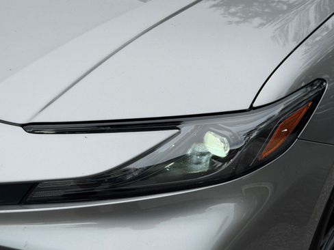 Used 2025 Toyota Camry SE FWD image 43