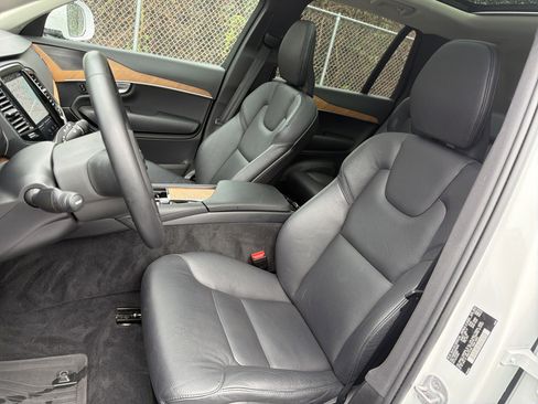 Certified 2024 Volvo XC90 B6 Plus w/ Protection Package Premier image 16