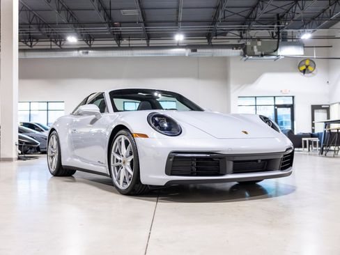 Used 2024 Porsche 911 Targa 4S w/ Premium Package image 3