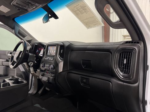 Used 2023 Chevrolet Silverado 2500 Custom w/ Custom Convenience Package image 11