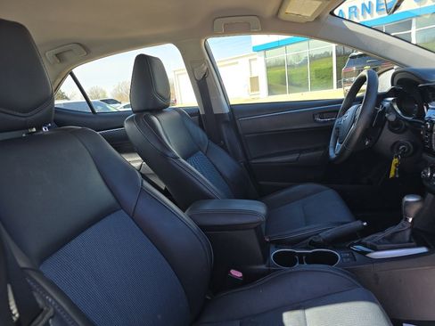 Used 2016 Toyota Corolla S image 13