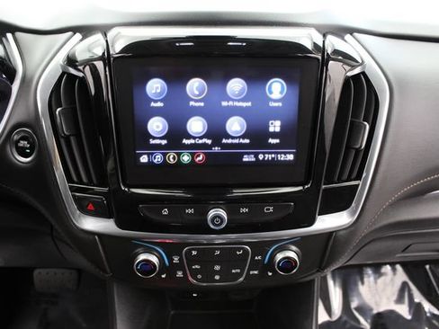 Used 2020 Chevrolet Traverse LT FWD image 25