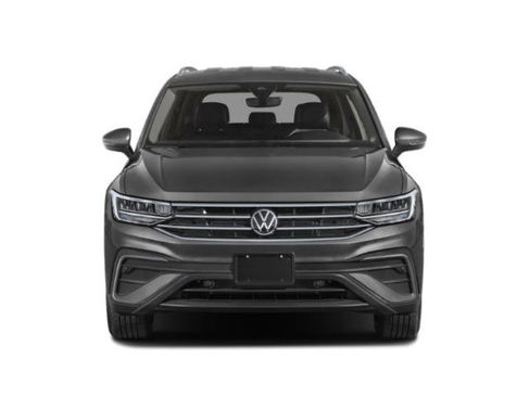 Used 2024 Volkswagen Tiguan SE FWD image 4