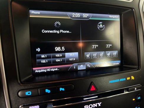 Used 2016 Ford Explorer Platinum AWD/4WD image 3