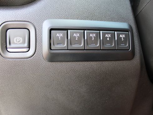 Used 2025 Chevrolet Silverado 2500 Custom w/ Custom Convenience Package AWD/4WD image 23