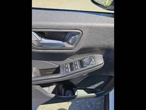 New 2025 Ford Escape SE w/ Class II Trailer Tow Package image 10