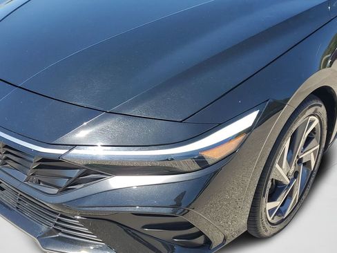 Used 2025 Hyundai Elantra SEL image 9