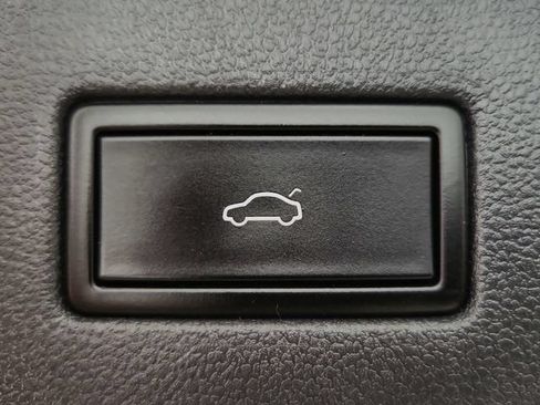 Used 2020 Volkswagen Tiguan SEL w/ 3rd Row Seat Package AWD/4WD image 34