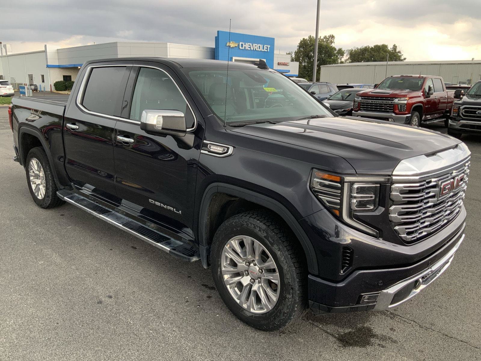 Used 2024 GMC Sierra 1500 Denali AWD/4WD image 2