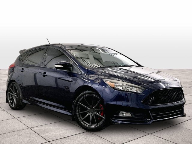 Used 2017 Ford Focus ST FWD image 2