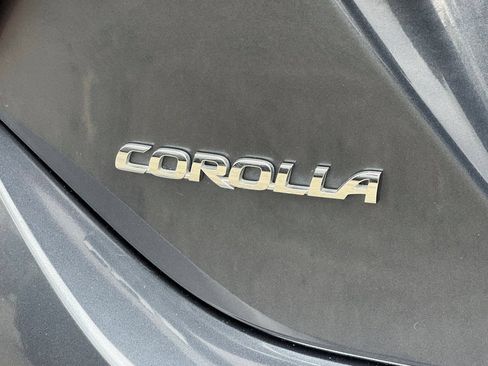 Used 2015 Toyota Corolla LE FWD image 25