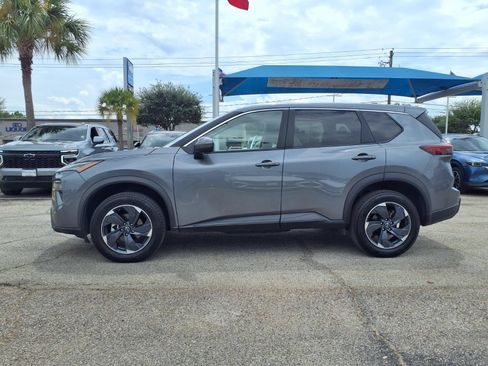 Used 2024 Nissan Rogue SV AWD/4WD image 24