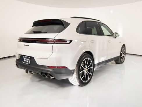 New 2026 Porsche Cayenne E-Hybrid image 7