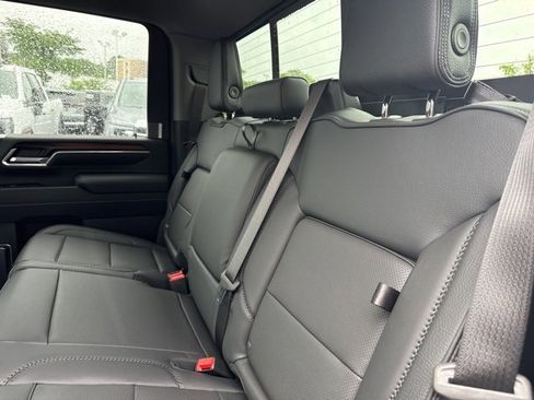 New 2025 GMC Sierra 2500 Denali w/ Denali Reserve Package image 24