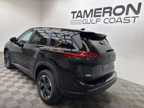 Used 2024 Nissan Rogue SV image 8