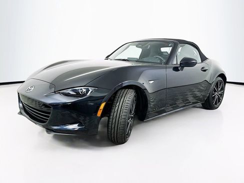 New 2025 MAZDA MX-5 Miata Grand Touring image 2