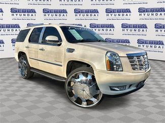 Used 2013 Cadillac Escalade Luxury image 1