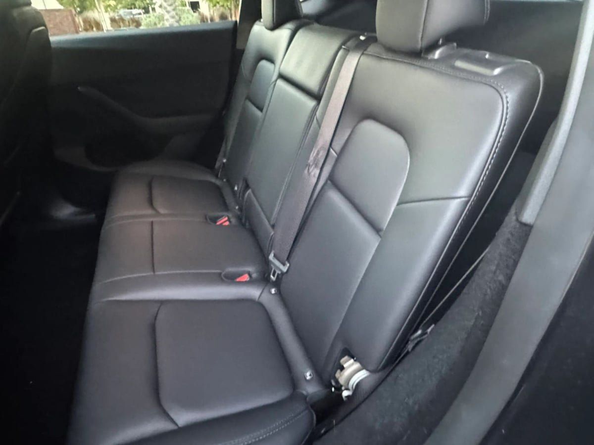 Used 2024 Tesla Model Y Long Range RWD image 12