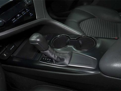 Used 2019 Toyota Camry SE image 28
