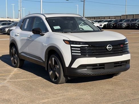 New 2026 Nissan Kicks SR image 4