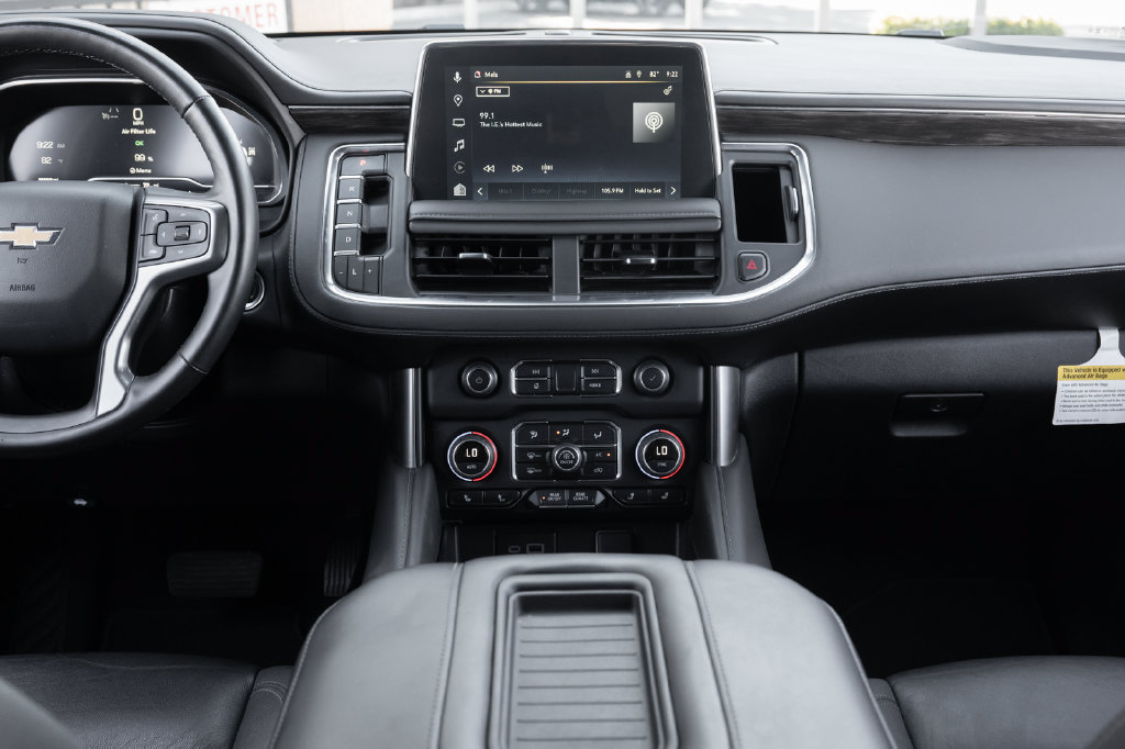 Used 2024 Chevrolet Tahoe LT w/ Luxury Package AWD/4WD image 32