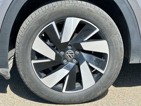 Used 2024 Volkswagen Atlas Cross Sport SE AWD/4WD image 45