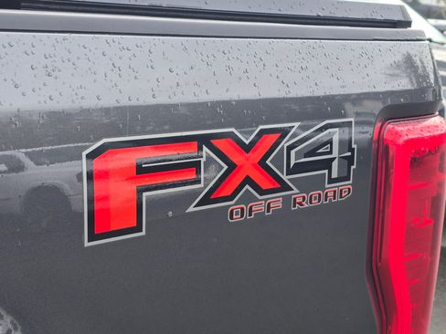 Used 2017 Ford F250 XLT w/ XLT Value Package image 9