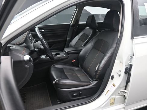 Used 2019 Nissan Altima 2.5 SR FWD image 16