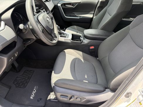Certified 2025 Toyota RAV4 XLE FWD image 19
