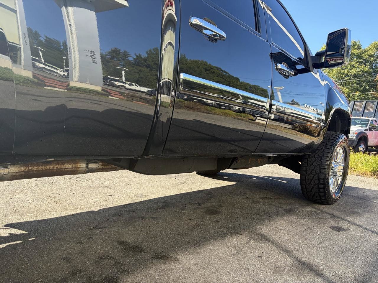 Used 2012 GMC Sierra 2500 Denali w/ Suspension Package, Off-Road AWD/4WD image 12