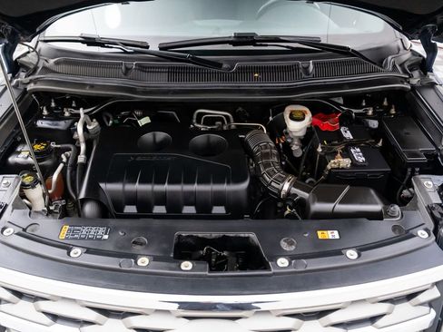 Used 2018 Ford Explorer XLT w/ Equipment Group 201A image 30