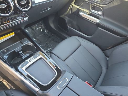 New 2026 Mercedes-Benz GLB 250 image 23