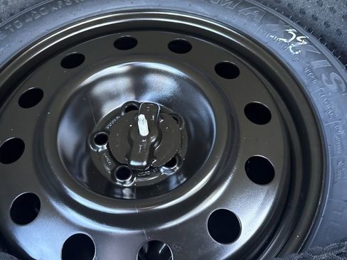 Used 2023 Lincoln Nautilus Standard w/ Premium Package image 27