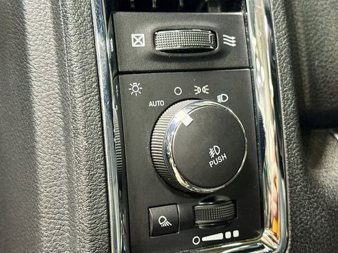 Used 2017 RAM 2500 Laramie w/ Sport Appearance Group image 12