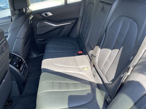 Used 2021 BMW X5 xDrive40i w/ M Sport Package image 19