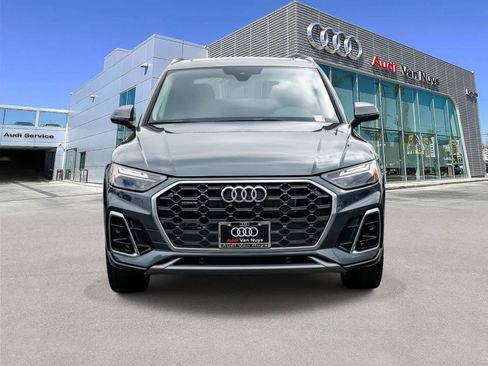 Used 2023 Audi Q5 e Premium w/ Convenience Package image 6