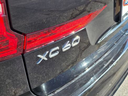 Used 2025 Volvo XC60 B5 Plus AWD/4WD image 10