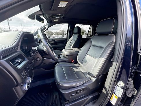 Used 2022 GMC Yukon SLT w/ SLT Premium Package image 23