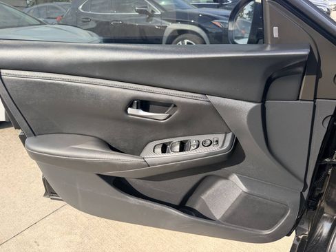 Used 2025 Nissan Sentra SV w/ Trunk Package FWD image 10