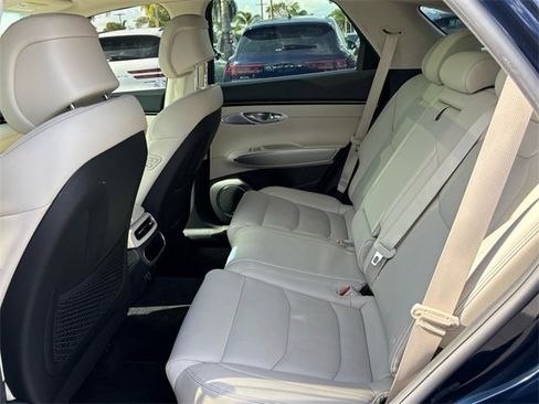 Used 2022 Genesis GV70 2.5T w/ Select Package image 7