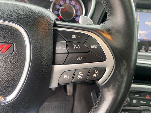 Used 2015 Dodge Challenger R/T Plus image 39