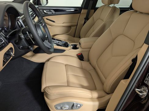 Used 2026 Porsche Macan image 5
