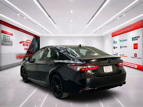 Used 2022 Toyota Camry SE image 6
