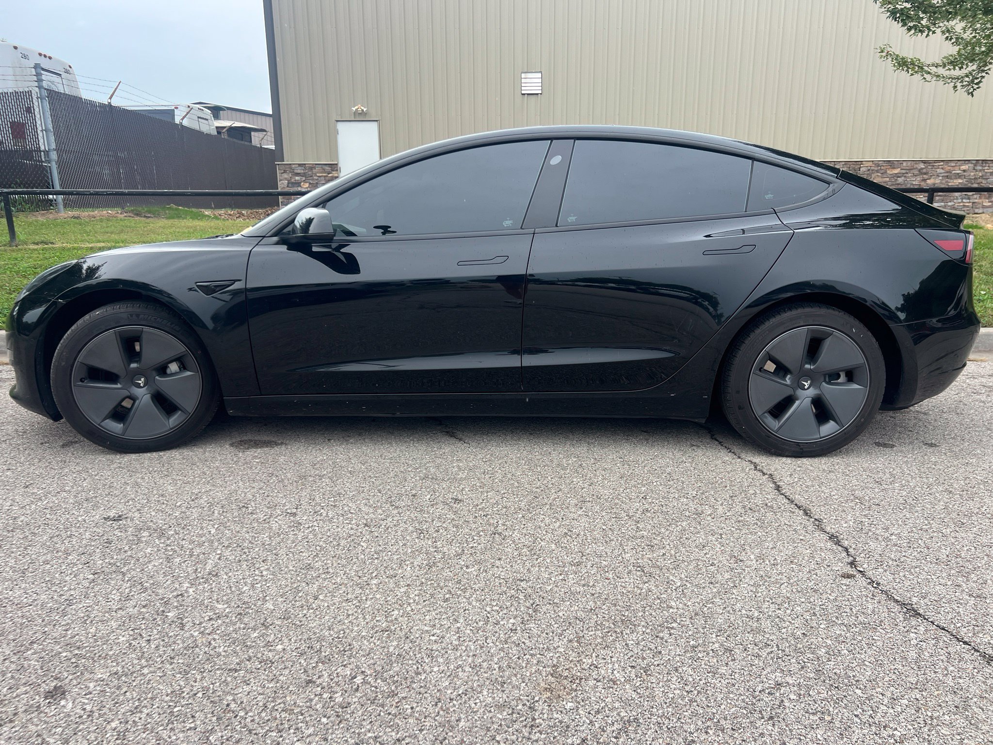 Used 2021 Tesla Model 3 Standard Range Plus RWD image 9