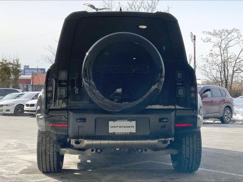 New 2026 Land Rover Defender 110 X-Dynamic SE image 4