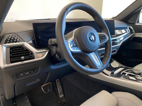 Certified 2025 BMW X5 xDrive50e w/ M Sport Package image 4