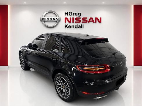 Used 2018 Porsche Macan AWD/4WD image 2