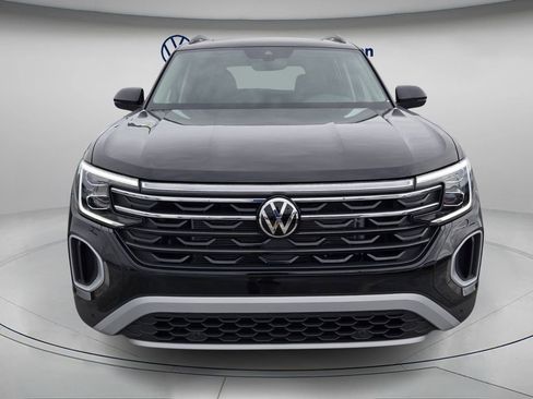 New 2026 Volkswagen Atlas Peak Edition AWD/4WD image 3